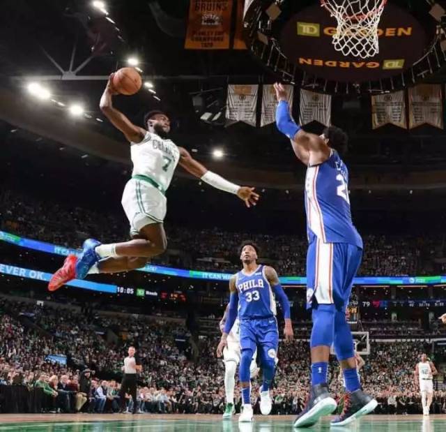 与此类似 与此类似