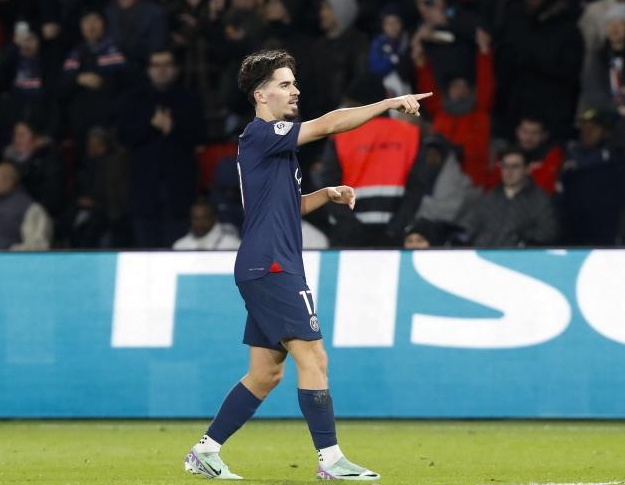 是一名后卫 是一名后卫